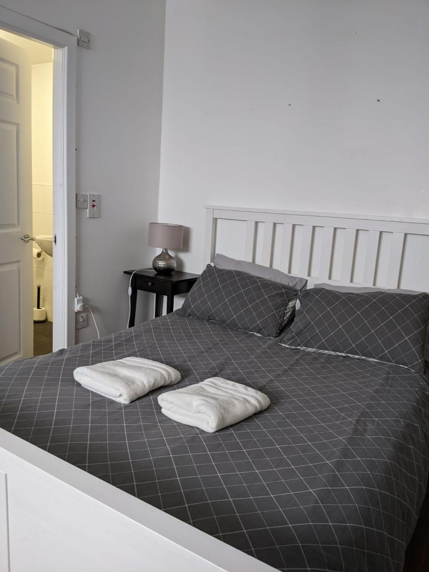 Citynights Studios With Free Parking Liverpool Buitenkant foto