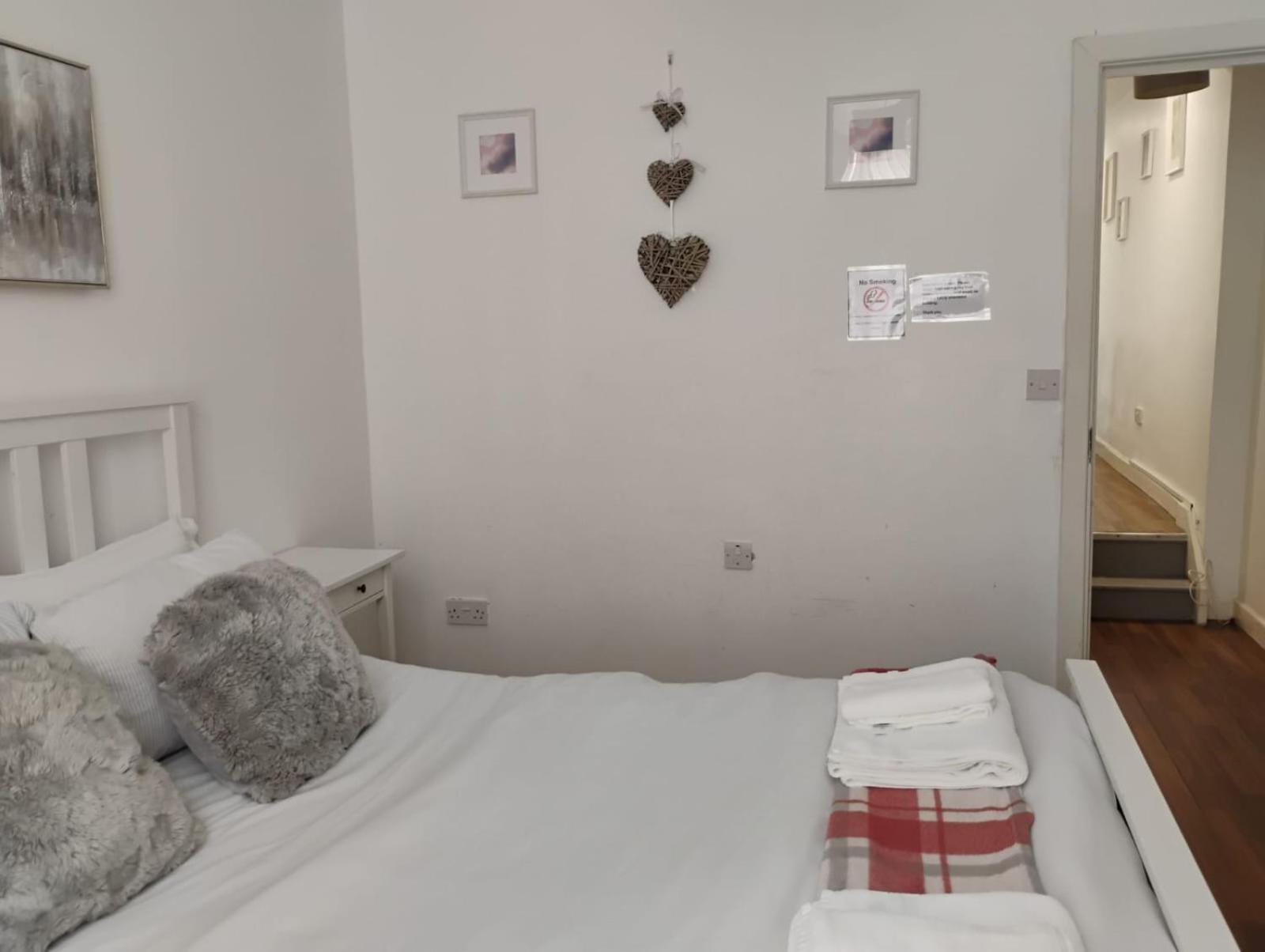 Citynights Studios With Free Parking Liverpool Buitenkant foto